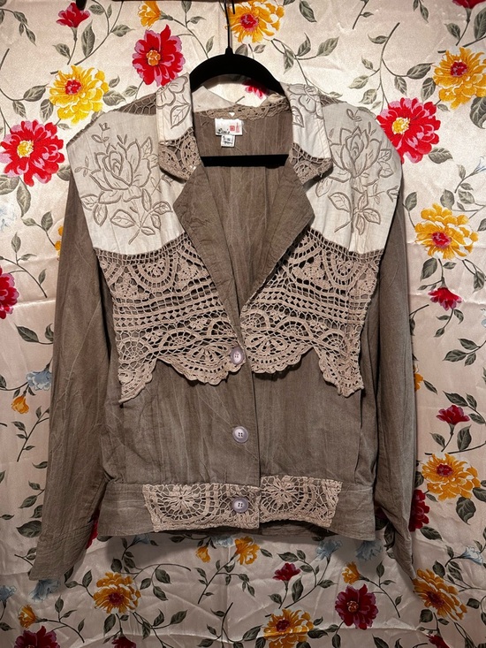 Lim’s Jackets & Blazers - Vintage Lim’s Women's Taupe Crochet-Trim Button Front Jean Jacket